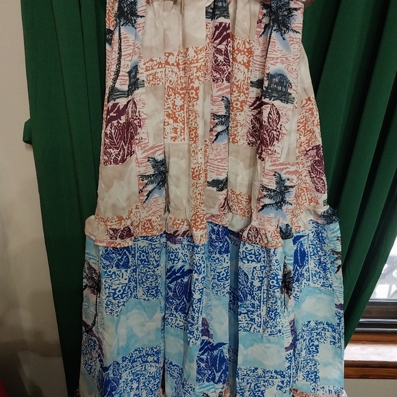 WOMEN'S SLEEVELESS V-NECK SMOCK FLORAL MAXI DRESS - Picture 10 of 12